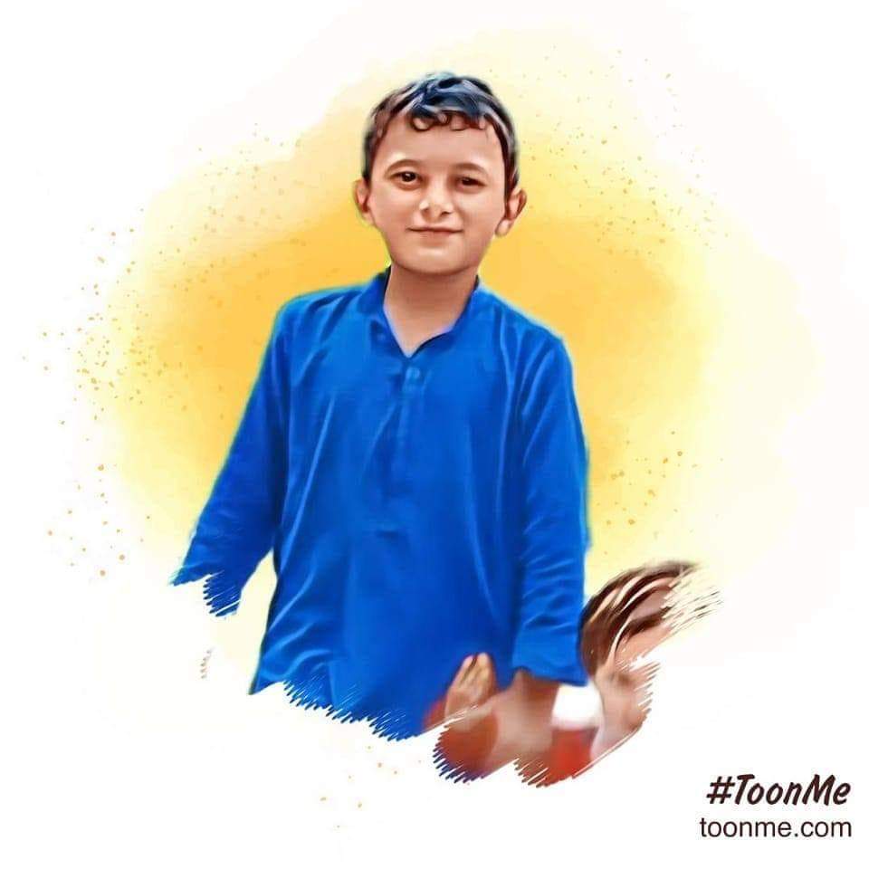 فیسبوک کھولا تو اس معصوم بچے کی بے دردی سے  قتل کی خبر دیکھ کر پیروں سے زمین کھسک گئ۔
سچ یے انسان کو درندہ بننے میں دیر نہیں لگتی۔
کیا ہم انسان کہنے کی لائق ہیں؟
کیا یہی ہمارا اسلام اور پشتونولی ہے؟
اللہ تعالٰی شہید کے درجات بلند اور پسماندگان کو صبر جمیل عطاء فرمائے۔
 آمین۔