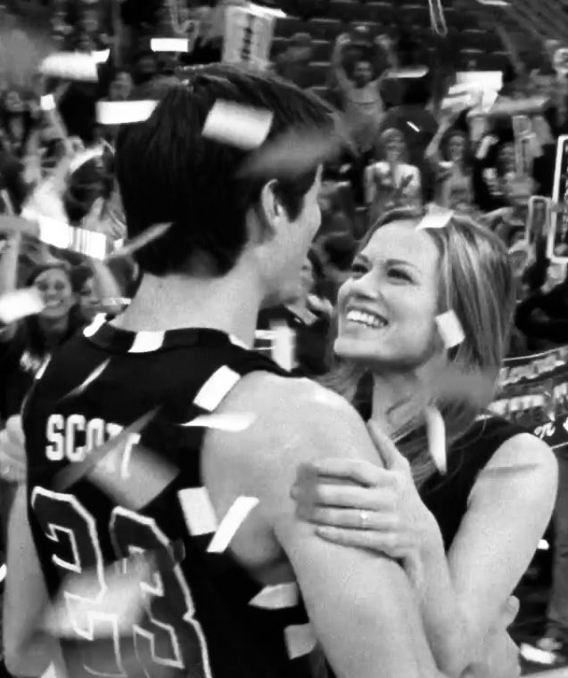 naleygif's tweet photo. always there to support her 23 🤍🏀

2006 → 2024 https://t.co/6R8waN9IrZ
