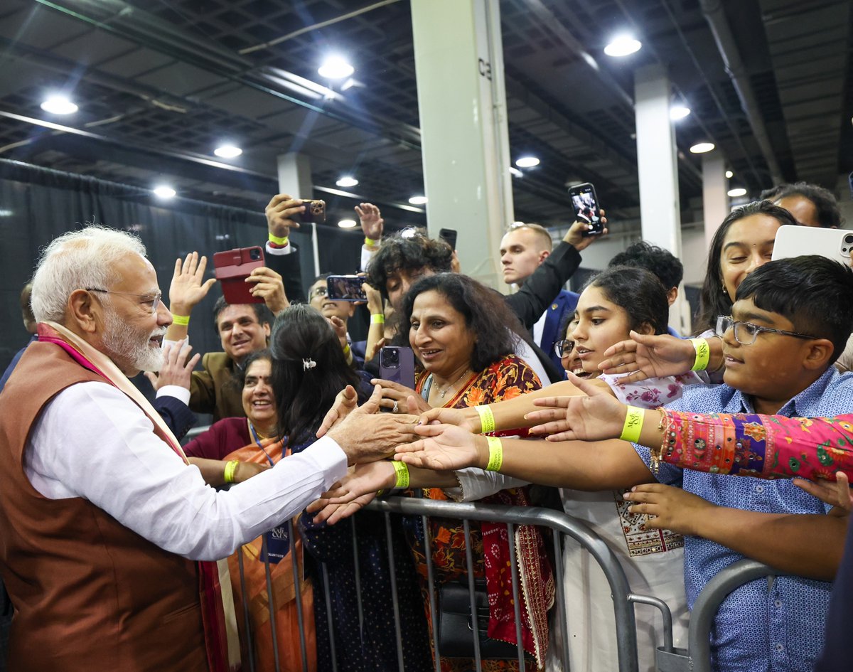 BJP4India's tweet photo. The Indian community in New York was brimming with love and excitement for PM Modi! https://t.co/g4PIc9UUgW