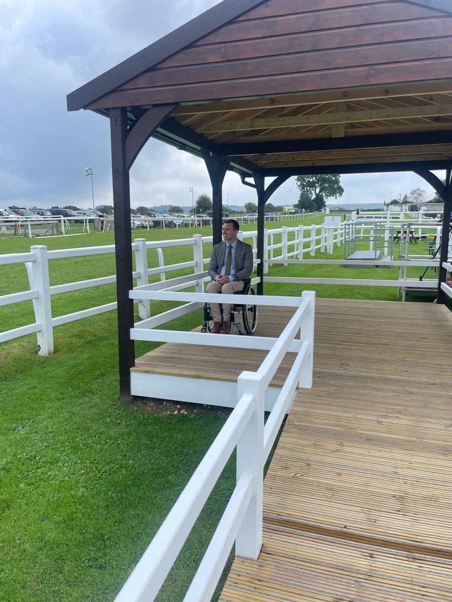 Jacobwebb9622's tweet photo. Great day @plumptonraces today doing a @SkySportsRacing interview with @hayleyjanemoore to showcase their new accessibility features. And to Top it off got to meet the legend Colin Brown! https://t.co/3XIQa3iGlF
