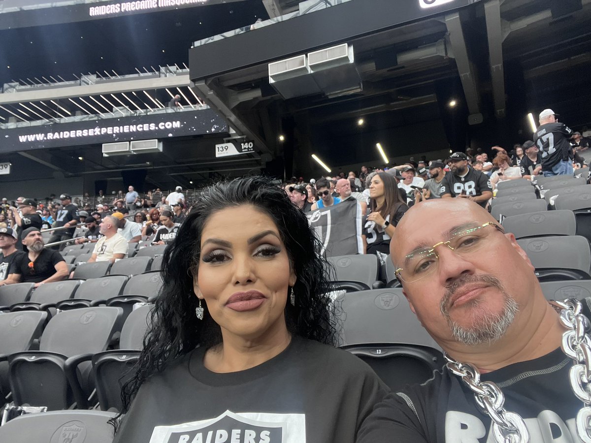 FrankDaTank2022's tweet photo. This is it!! 😍😍😍😍#RaiderNation #HomeOpner https://t.co/sVszIcyqVl