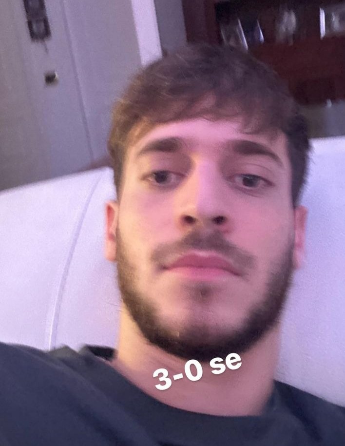 amici1984084's tweet photo. È VIVO !!!!!!!! https://t.co/T4MbLvH6n2