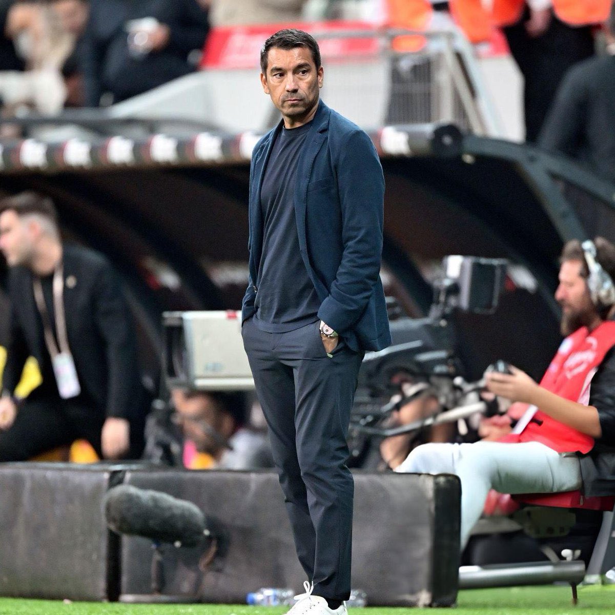 Giovanni van Bronckhorst: "Bugün iyi bir maç oldu. İyi başladık, golü bulduk. 2 büyük fırsat bulduk değerlendiremedik, sonra rakip penaltıyla eşitliği yakaladı. İnancımızı koruduk, denemeye devam ettik."