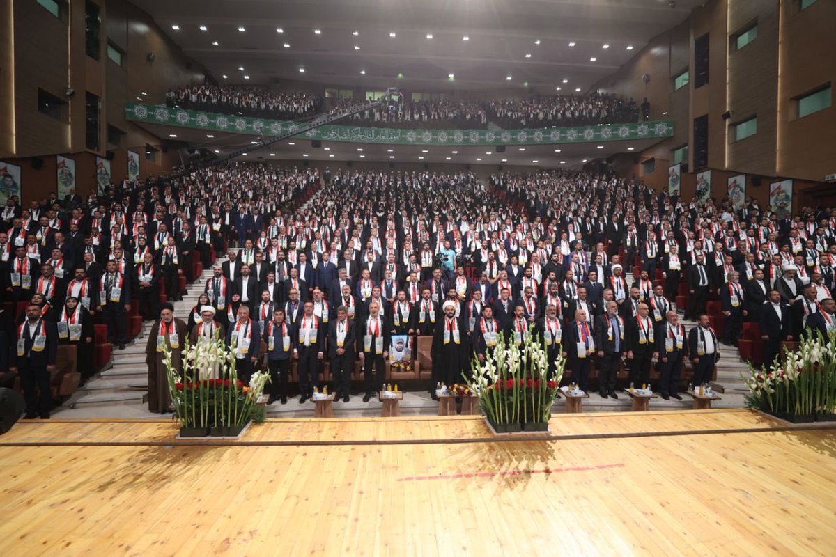 من ينظر إلى حركة الصادقون وافعالهم الواضحة وخطواتهم الدقيقة والتفاف الأمة حولهم ومدى تقدمهم من جميع النواحي سيعلم ان هذه حركة سياسية استثنائية لا نظير لها تسير بهدوء وسوف تصل إلى زعامة المشهد السياسي بأستحقاق تام

#الصادقون_قولٱ_وفعلٱ