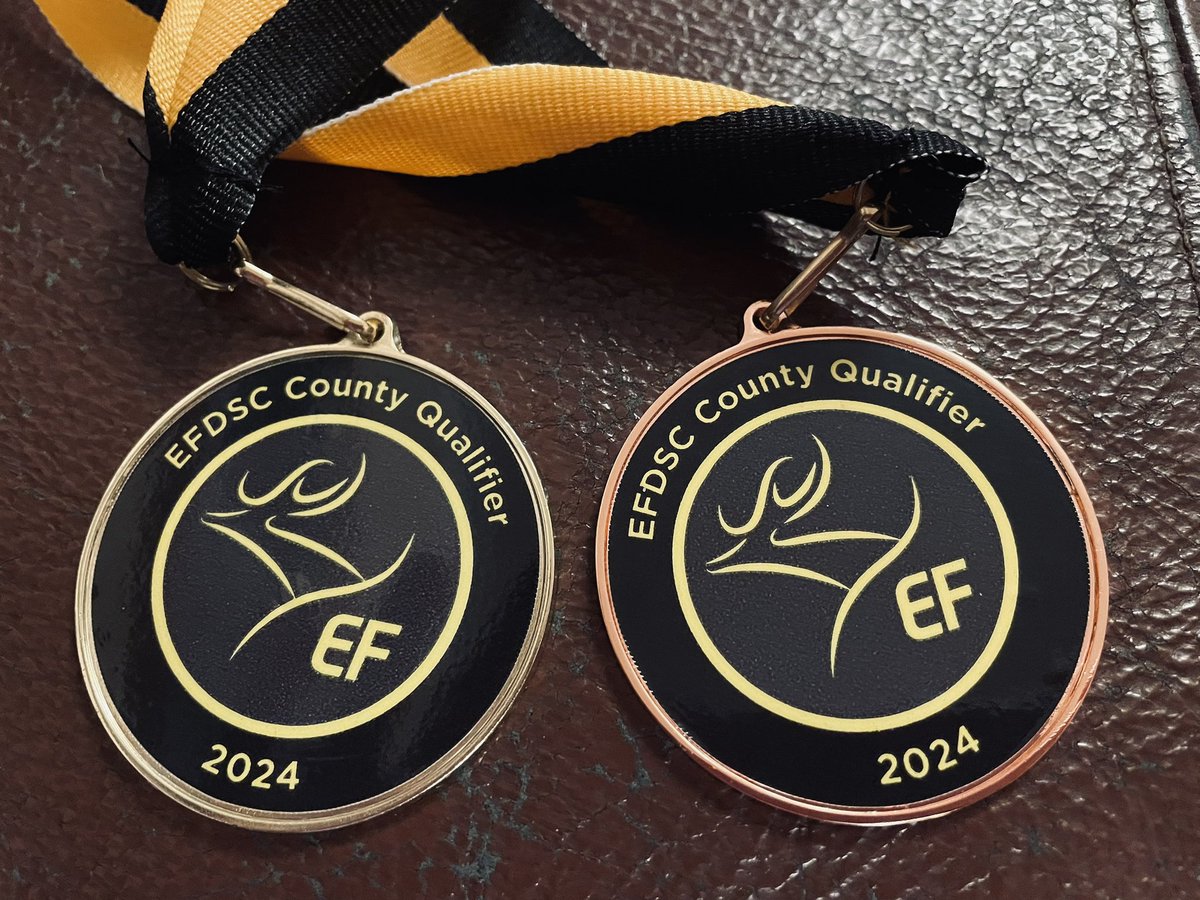 BanningRuthie's tweet photo. Gold in the 100m breaststroke and bronze in the 100m fly - a long day at the Epping Forest District Swimming clubs county qualifier for JB https://t.co/GqPmSAnVIy