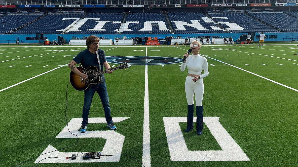 Soundcheck before the game! Thanks to the <a href="/Titans/">Tennessee Titans</a> and @Packers for having me in Nashville today to sing the anthem 🇺🇲 #Titans #Packers #Nashville #Anthem #USA