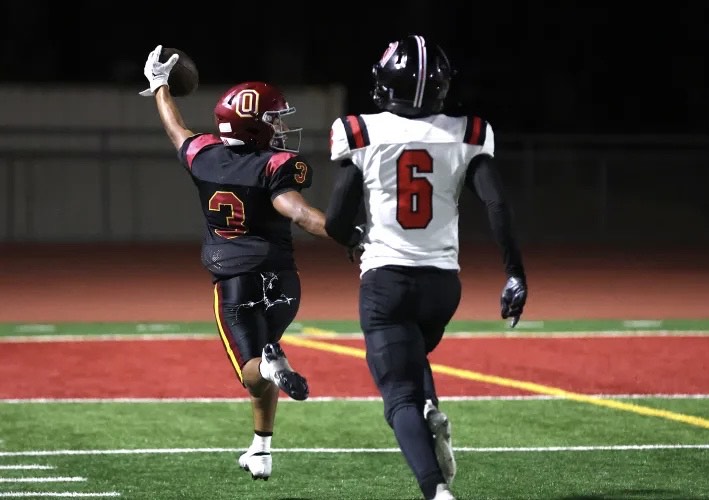 vmenendezzz's tweet photo. Week 4 vs Rio Mesa.
5 Rec 115 Yards.
2 TD's 1 INT
@MccowanLonnie @CoachRCardenas @FerneRomero12 @12thmanOHS @vcspreps @vcsjoecurley @DerryEads 
https://t.co/d8rDR203eN https://t.co/zPOle7gylV