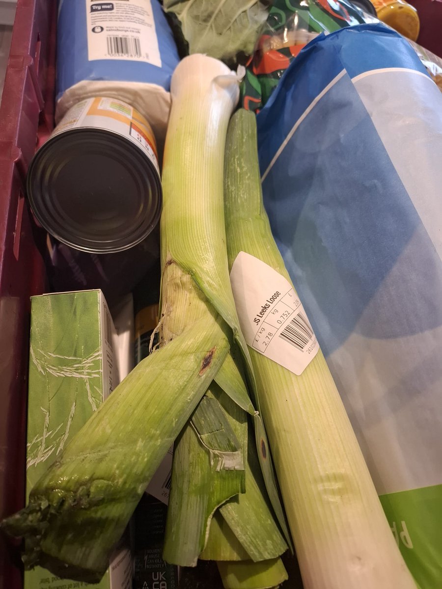 sameatwell's tweet image. Comedy @sainsburys delivery driver today. Warned us there was a leak in one of our crates...... 🤦🏻‍♀️🤣

#joke #Food #deliver #supermarket