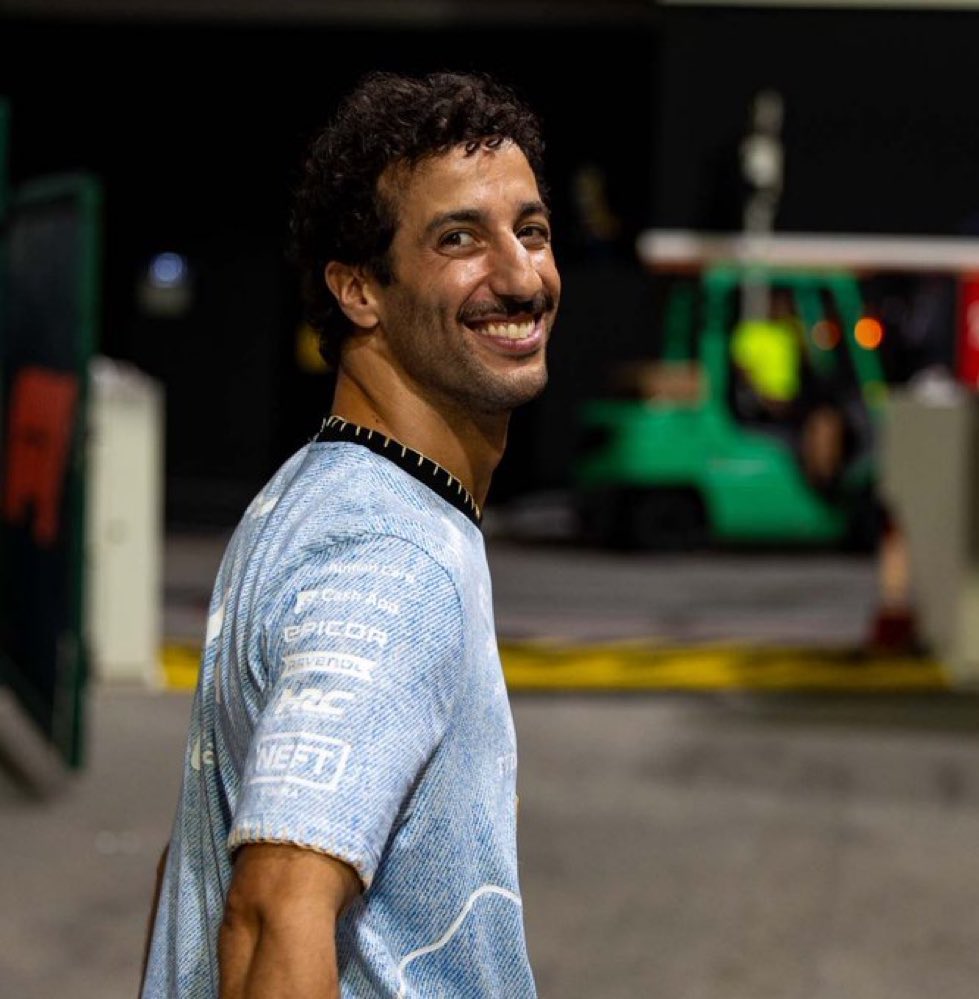 vic tweet media