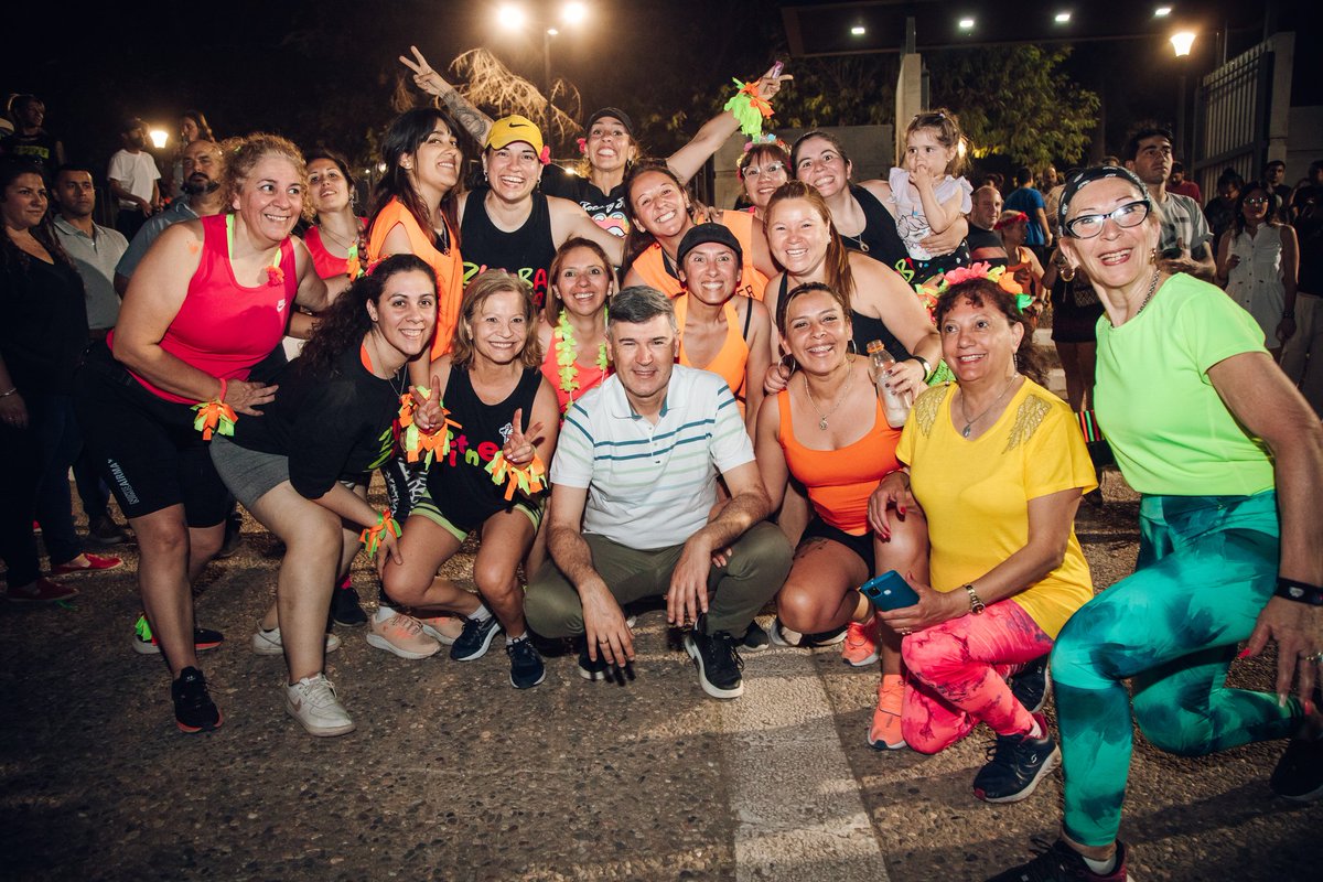 eduramirezcba's tweet photo. 🌼🌸 Desde la @MuniCba le dimos la bienvenida a la Primavera con un hermoso encuentro en el renovado Parque Las Heras-Elisa junto a los vecinos y vecinas de nuestra ciudad. 👨‍👩‍👦‍👦 https://t.co/jchChLdIhq
