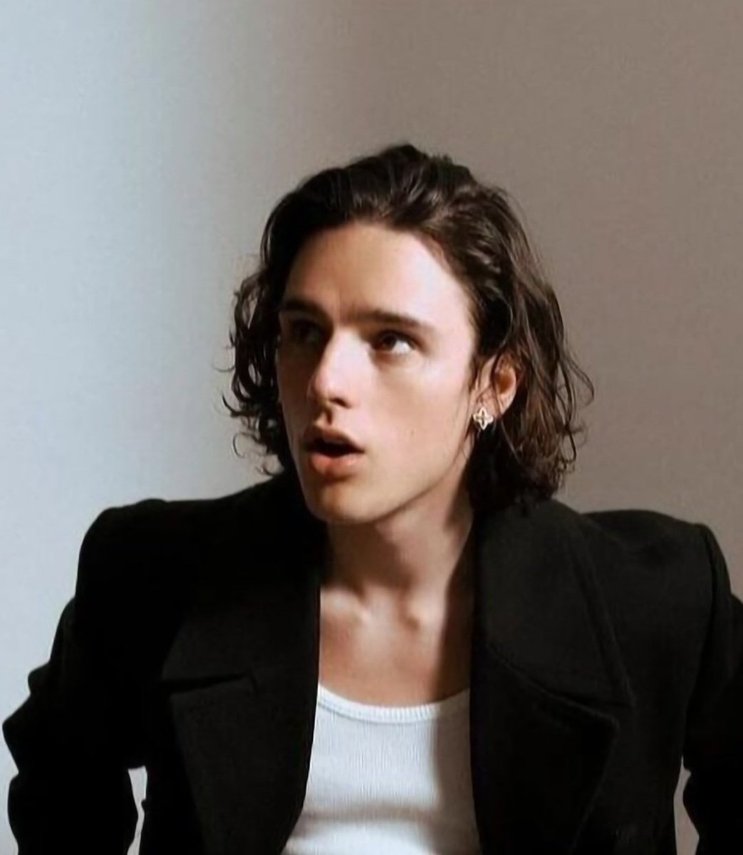 jacagonized's tweet image. the costuming department just wasn&apos;t big brained enough to give their targ boys earrings....missed opportunity for REAL