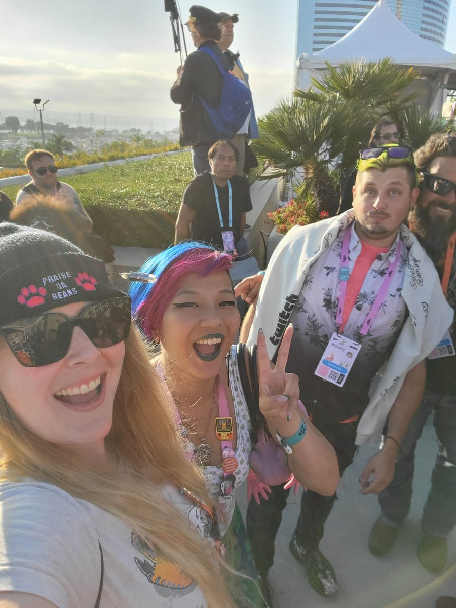 AlextriaGaming's tweet photo. #notsus in the background https://t.co/d78Y9mQGTZ