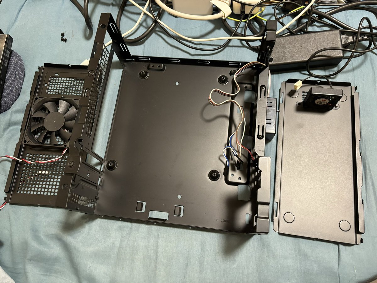 scion_junker's tweet photo. こいつ、めちゃバラせるやん🪛
#自作PC
#inwin
#Wavy2
#ジャンク https://t.co/7fdXw33J4r