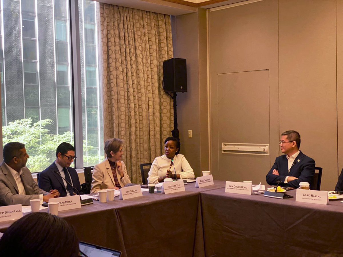RwandaICT's tweet photo. Today at #UNGA24, during the International AI Governance breakfast roundtable by @CarnegieEndow , we were delighted to launch the first version of the AI playbook for small states, a collaborative effort between Rwanda and Singapore. https://t.co/Vfl36iQzAx