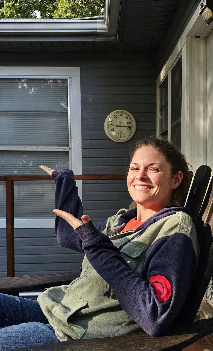 msande24's tweet photo. You know you've become a Floridian when you can wear a hoodie in 91°F Texas heat and it feels comfortable. #itsadryheat https://t.co/pWssZoT0U0