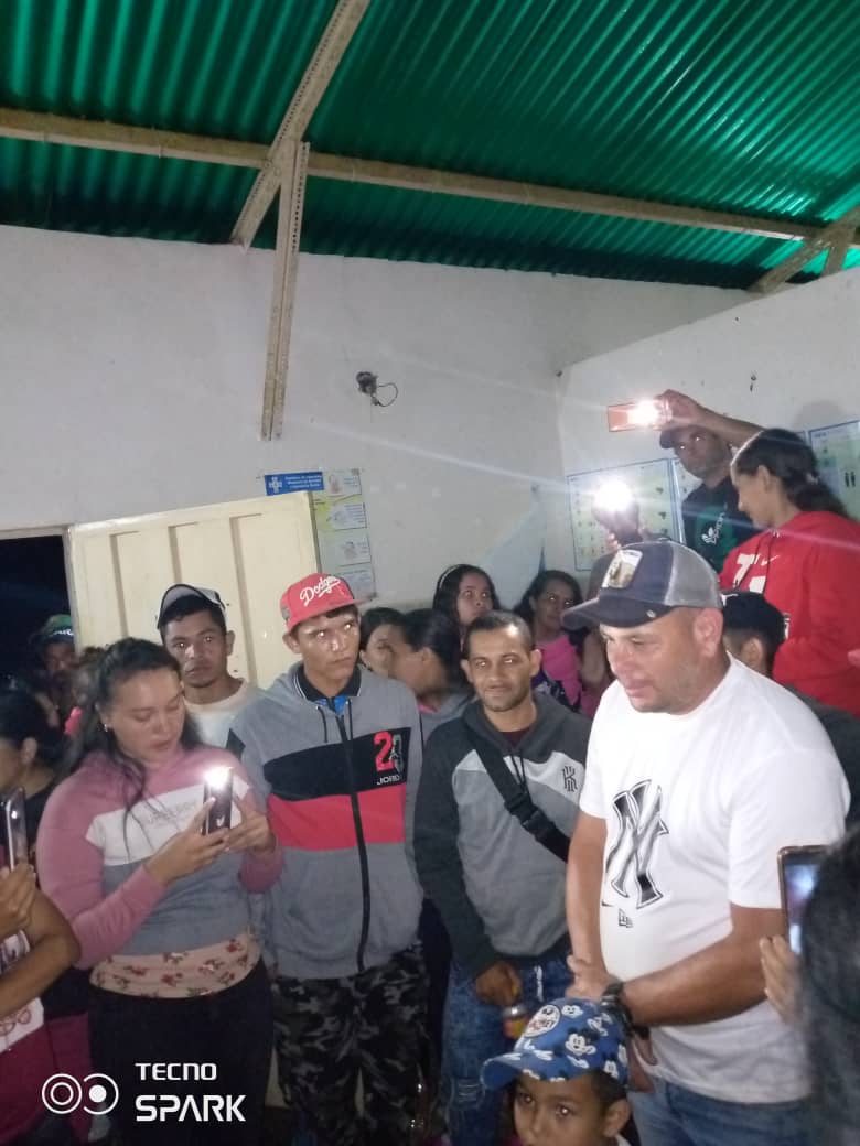Familia del asentamiento campesino Las Delicias, agradecen al Presidente <a href="/nicolasmaduro/">Nicolás Maduro</a> y al Ministro @angelpradocomunaelmaizal, por la  importante dotación  de insumos y equipos al consultorio de la Comuna Juan Sabas Peralta que beneficia a los habitantes de 9 Comunidades