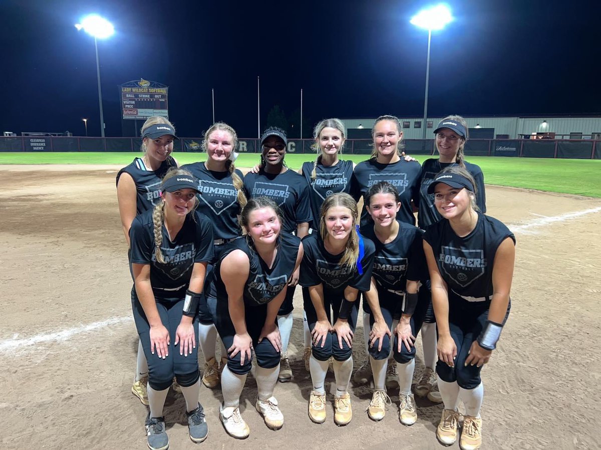 MsBombersfuller's tweet photo. What an awesome camp at @UWA_Softball  today.  Thank you @defo25  for putting on a great camp and games. https://t.co/ibioib2awG