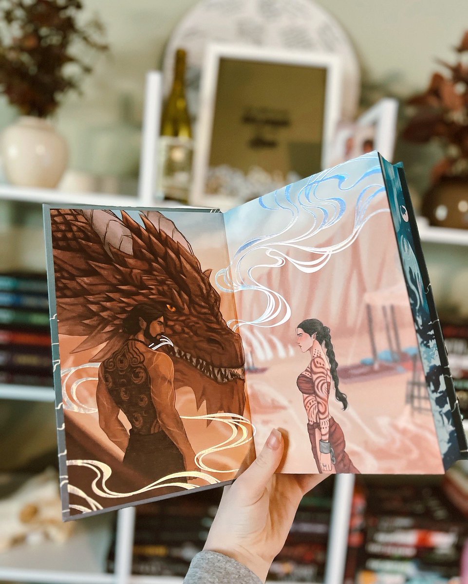 KennyBookLogs's tweet photo. This Fairlyloot edition of when the moon hatched is STUNNING https://t.co/nQZiVKomXe
