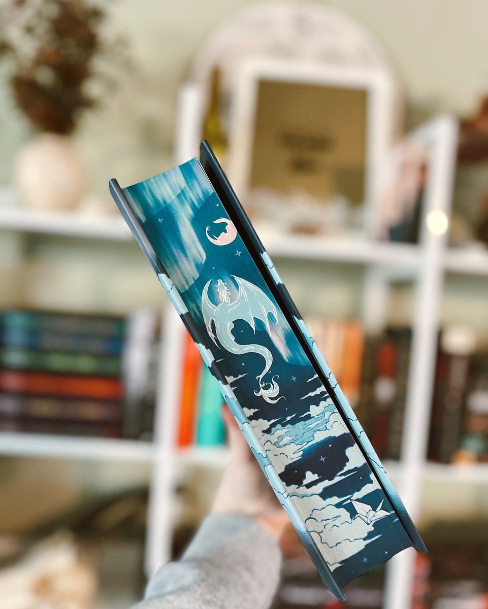 KennyBookLogs's tweet photo. This Fairlyloot edition of when the moon hatched is STUNNING https://t.co/nQZiVKomXe