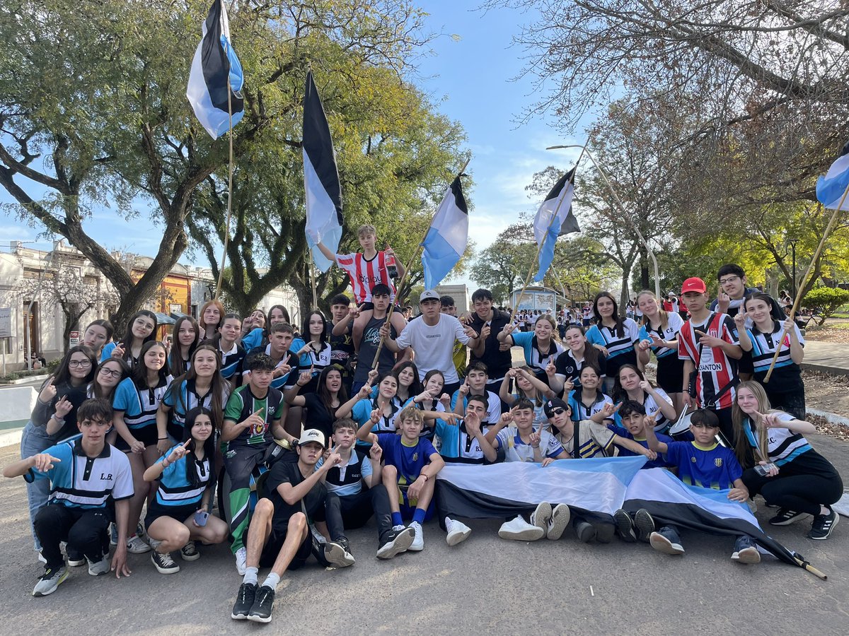 Delff_12's tweet photo. aunq ganes o pierdas siempre te voy a alentaaar https://t.co/wfrQkdaOhu