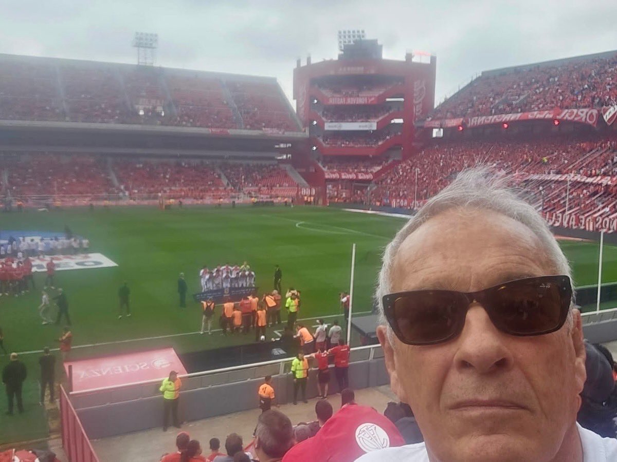 No sé cómo voy, no sé cómo vengo, yo solo sé que te vengo a alentar 🎶🇦🇹

#Independiente #TodoRojo #MRdC #PrimeroIndependiente