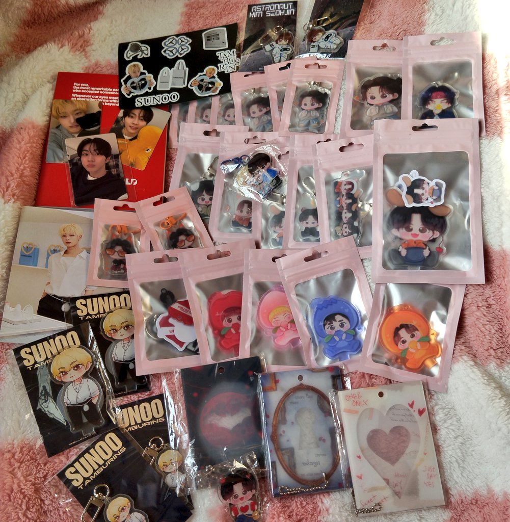 jjyncart's tweet photo. ꒰ 💌 ꒱ | #jynbuys

—haul from @hellojake1115 ⋆｡˚

thank you so mu—🥺♥️

[#fromchesca] https://t.co/AqGJ4dswRq