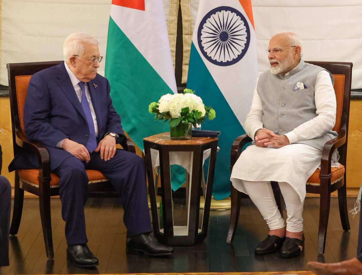 Narendra Modi tweet media