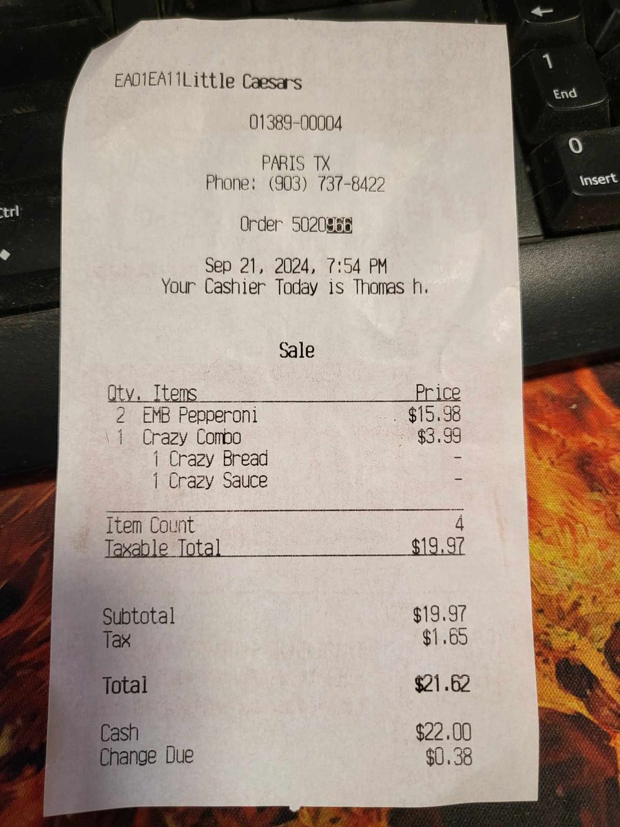 halfling_wizard's tweet photo. @littlecaesars you need to do something about your store in Paris, Texas.  The worst experience I have ever had at a Little Caesars.  People in the back with loud music playing and they are back there making all sorts of noises and inappropriately dressed. https://t.co/mPOC8rMBk9