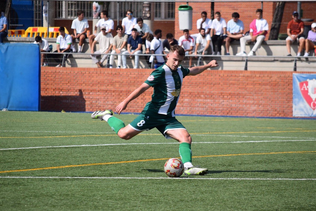 CD_El_Alamo's tweet photo. Imรกgenes del encuentro de hoy ante el @CalaPozuelo (2-0) โฝ๏ธ
Seguimos trabajando. De este tren no se baja nadie ๐๐
#CDElAlamo #UnCorazonVerde https://t.co/AhGmqtOFpL