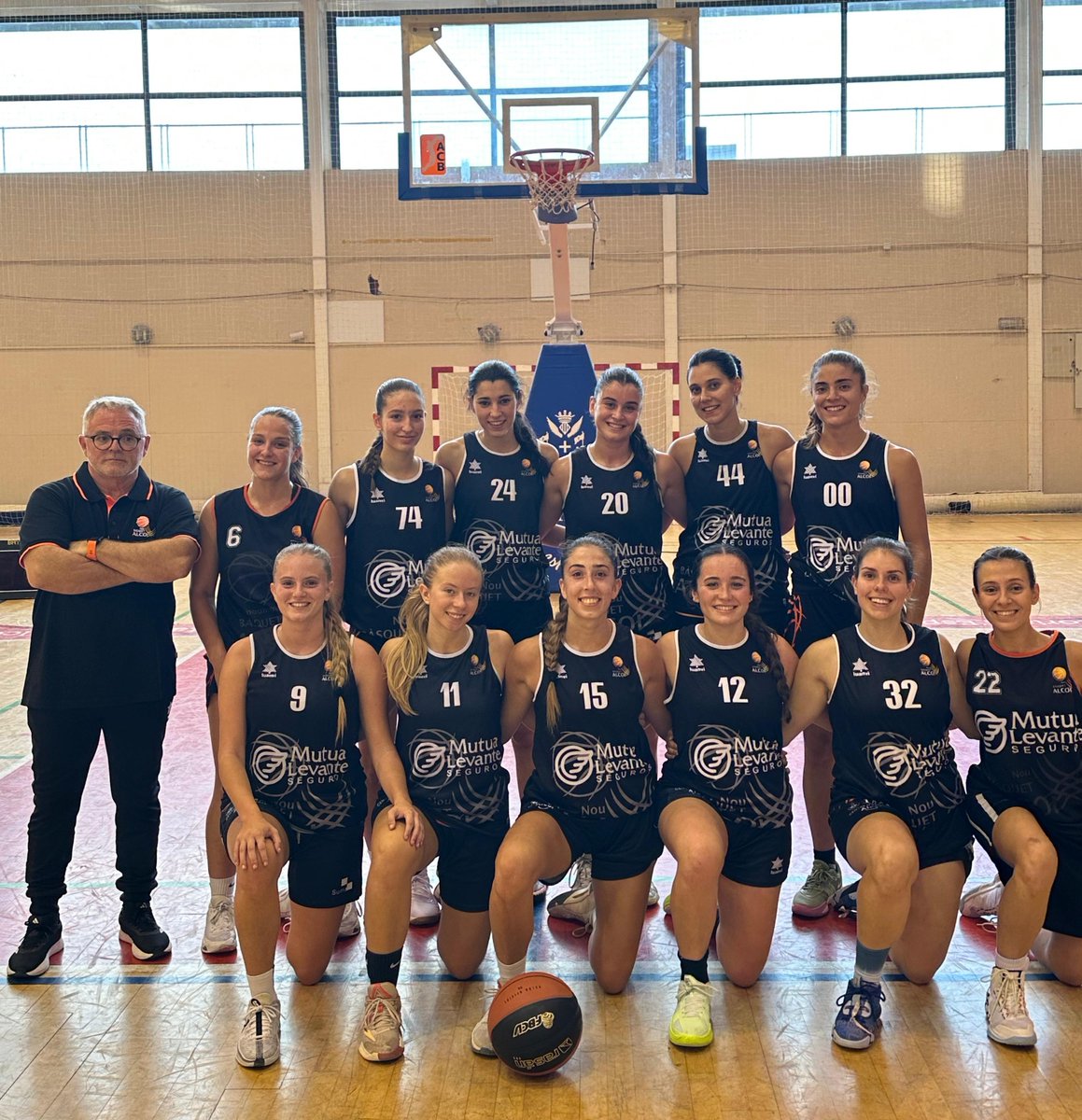 𝗖𝗥𝗢́𝗡𝗜𝗖𝗔 𝗜 𝗦𝗘́𝗡𝗜𝗢𝗥 𝗙𝗘𝗠𝗘𝗡𝗜𝗡𝗢 𝗡𝗔𝗖𝗜𝗢𝗡𝗔𝗟
Primer partido del Muta Levante NB Alcoi contra CB Ontinyent, desde el inicio teníamos las cosas claras y así lo hemos demostrado todo el partido dándole pocas opciones.
@mutua_levante @sumagestiontributaria