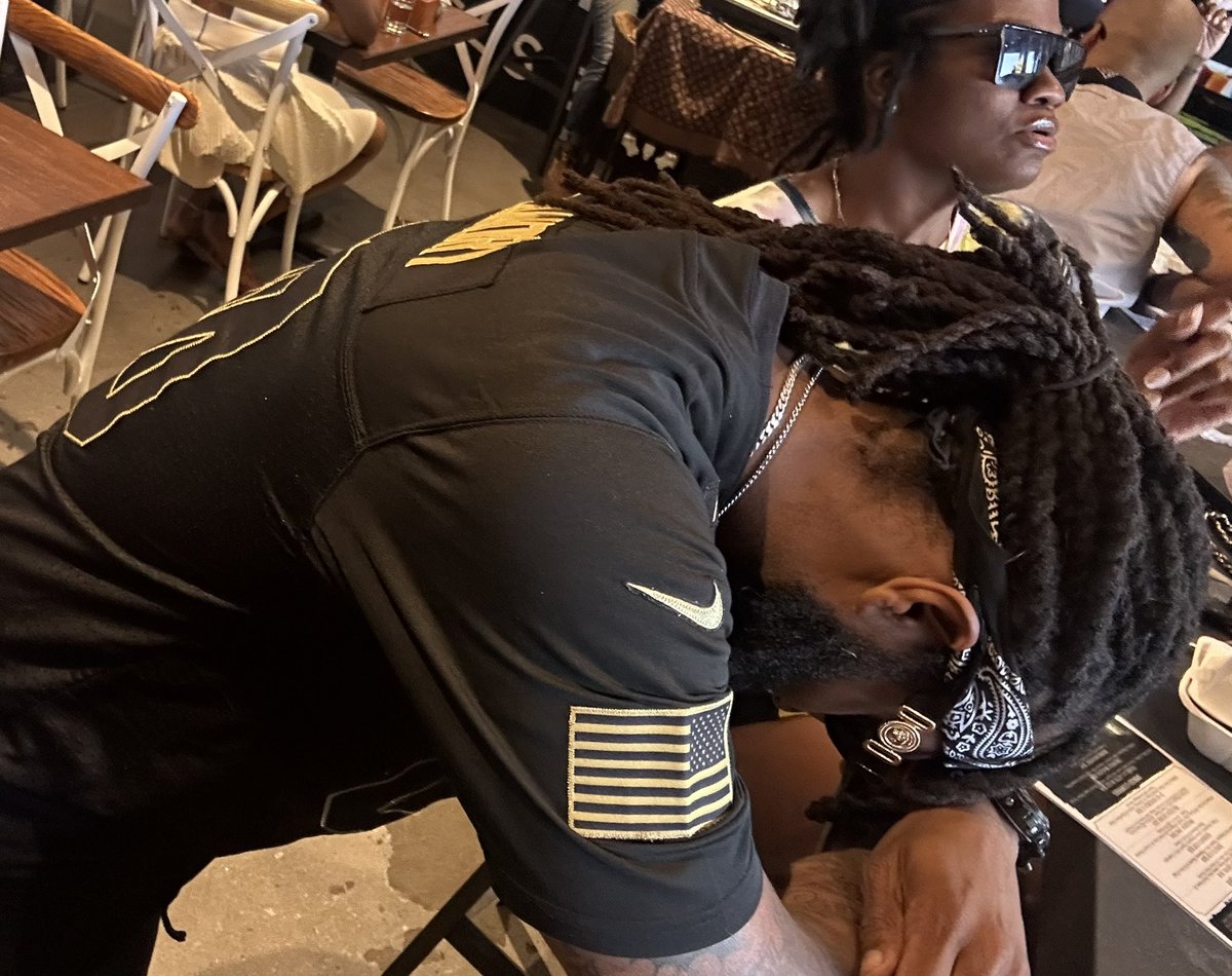 katdiva1's tweet photo. b4 game vs. aftr game 😫😤 #Saintsgameday #Saints #whodatnation #whotdat https://t.co/OqvNIxBbuA