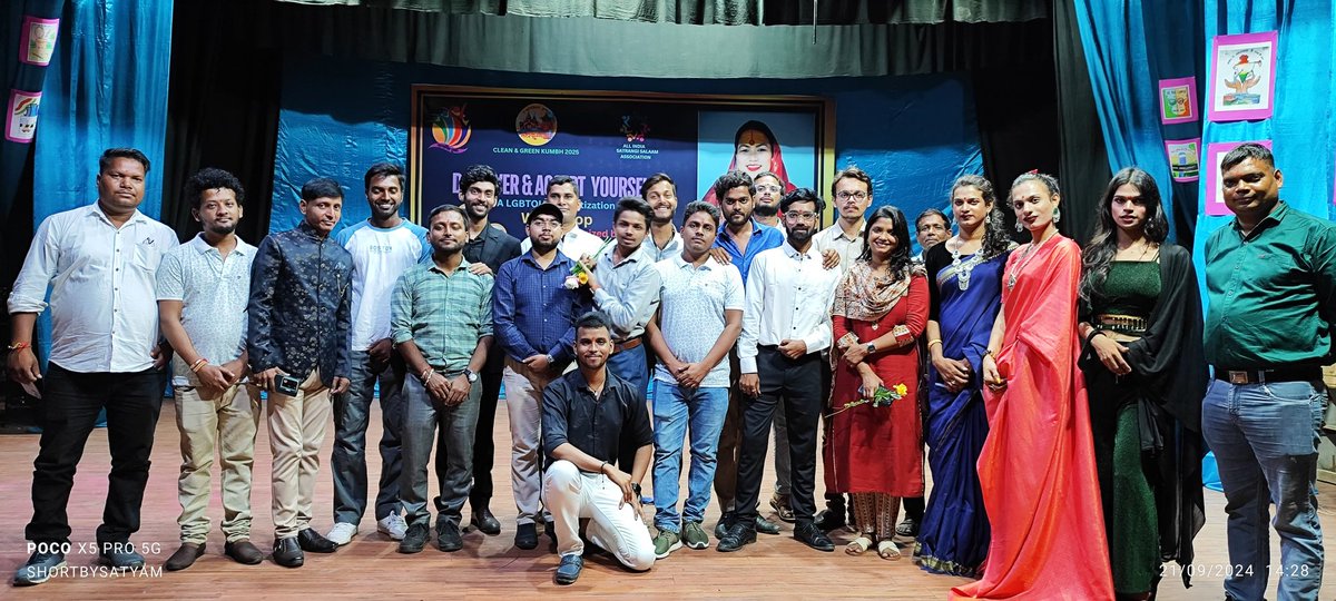 bvd26's tweet image. सुश्री दीपशिखा पांडेय व अन्य गण्यमान्य अतिथियों के साथ मंच साझा करने का सुअवसर प्राप्त हुआ । पर्दे के पीछे मेहनत करने वाले सभी कर्मठ कार्यकर्ताओं व पदाधिकारियों का तहे दिल से शुक्रिया । महाकुंभ को स्वच्छ, सुंदर व प्लास्टिक मुक्त बनाने के लिए शपथ ग्रहण किया गया ।