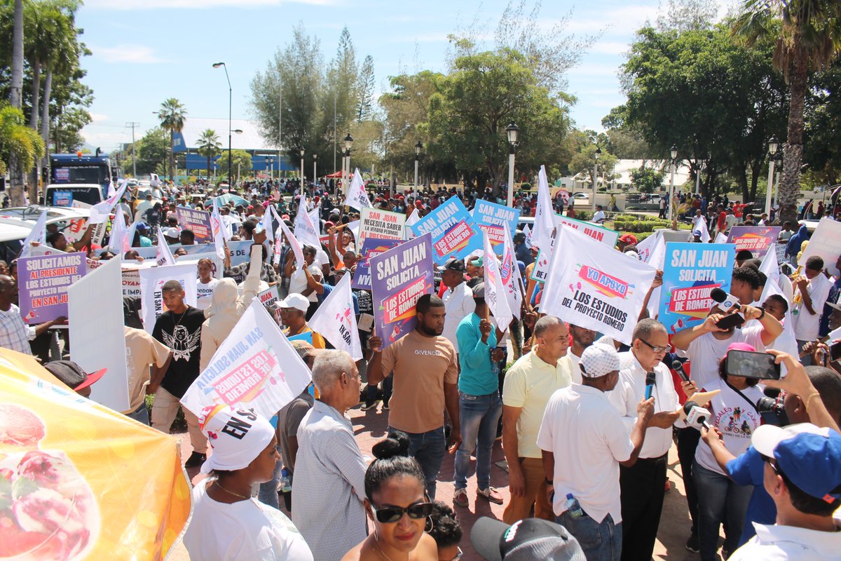 Realizan manifestación en demanda de que se autoricen los estudios de mina de San Juan 
 robertocavada.com/nacionales/202… 

San Juan.- Con el lema "San Juan se merece Saber" varias organizaciones sociales y campesinas encabezaron una manifestación en dem...
