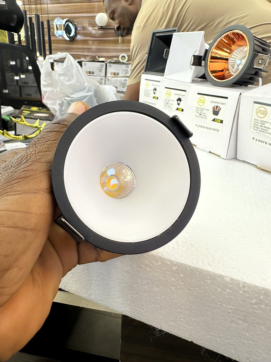 bugshomeonline's tweet photo. Let your lighting make a statement with. #spotlight  @bugshomeonline #LuxuryLiving 
#LuxuryChandeliers #HomeDecor #ElegantLighting #ChandelierGoals #InteriorDesign #SophisticatedLiving #LuxuryInteriors #LightingDesign #HomeMakeover #AbujaHomes #bugshomeonline https://t.co/nsIKwy5Aac