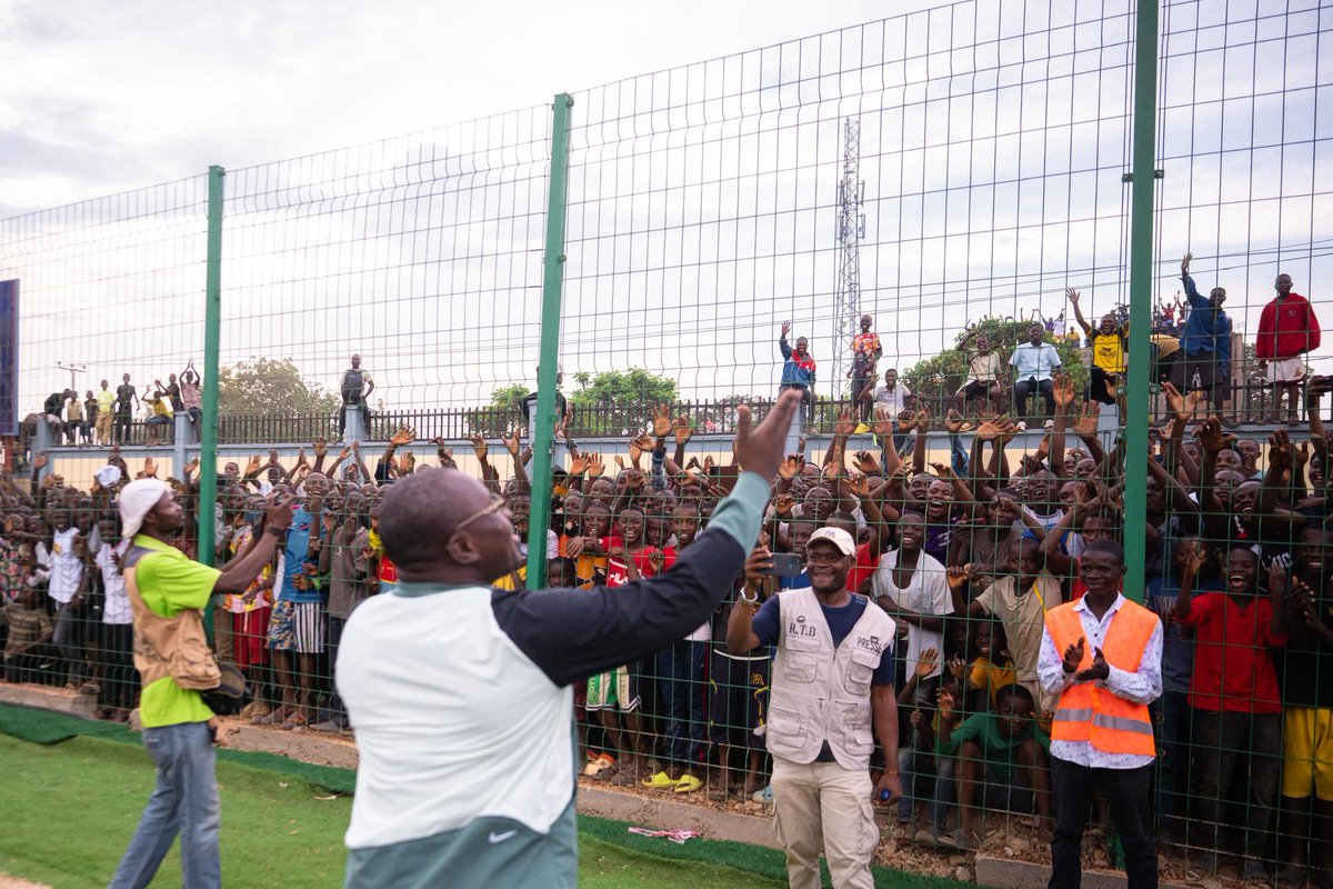 CojepTurquie's tweet photo. Inauguration du Stade Guy Loando Mboyo, ville de Boende dans la Province de la Tshuapa , l'œuvre de Son Excellence @GuyLoando_
Le Grand Visionnaire de la Jeunesse de la Tshuapa. https://t.co/l7y6rwHue4