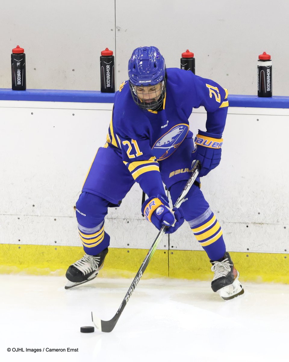 CE_Photog93's tweet photo. Home opener for the @BuffaloJrSabres.  The are taking on the @CwoodBluesJrA.  Warm ups are under way.
#GameDay #HockeyCommunity
#HockeyHighlights
#HockeyLife
#JuniorHockey
#OJHL
#OJHLHockey
#OJHLProspects
#OJHLTeams https://t.co/Tf1y2Izzud