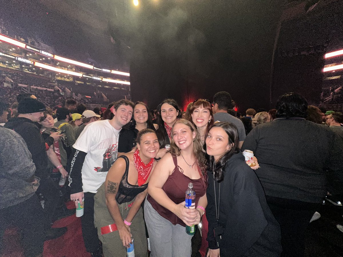 sadie👽 tweet media