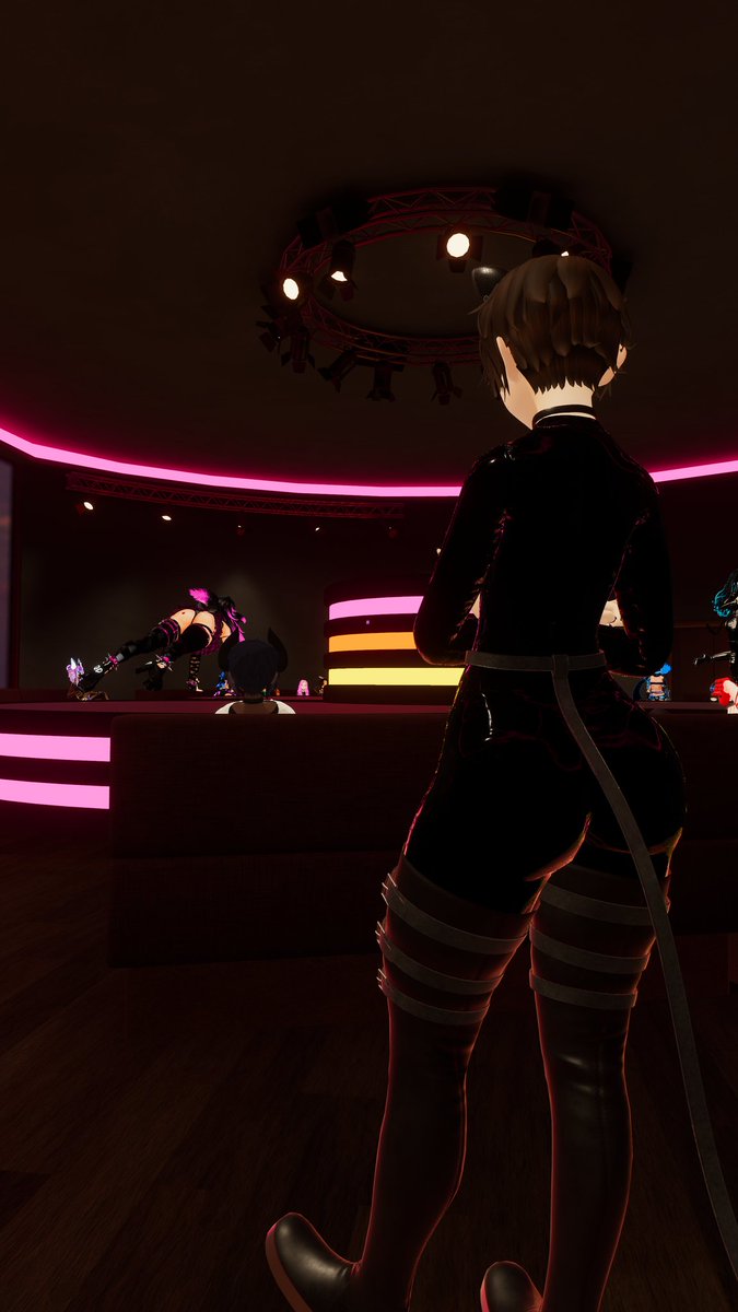 daniegodd's tweet image. Damn Dutch femboy taking pics while my back is turned