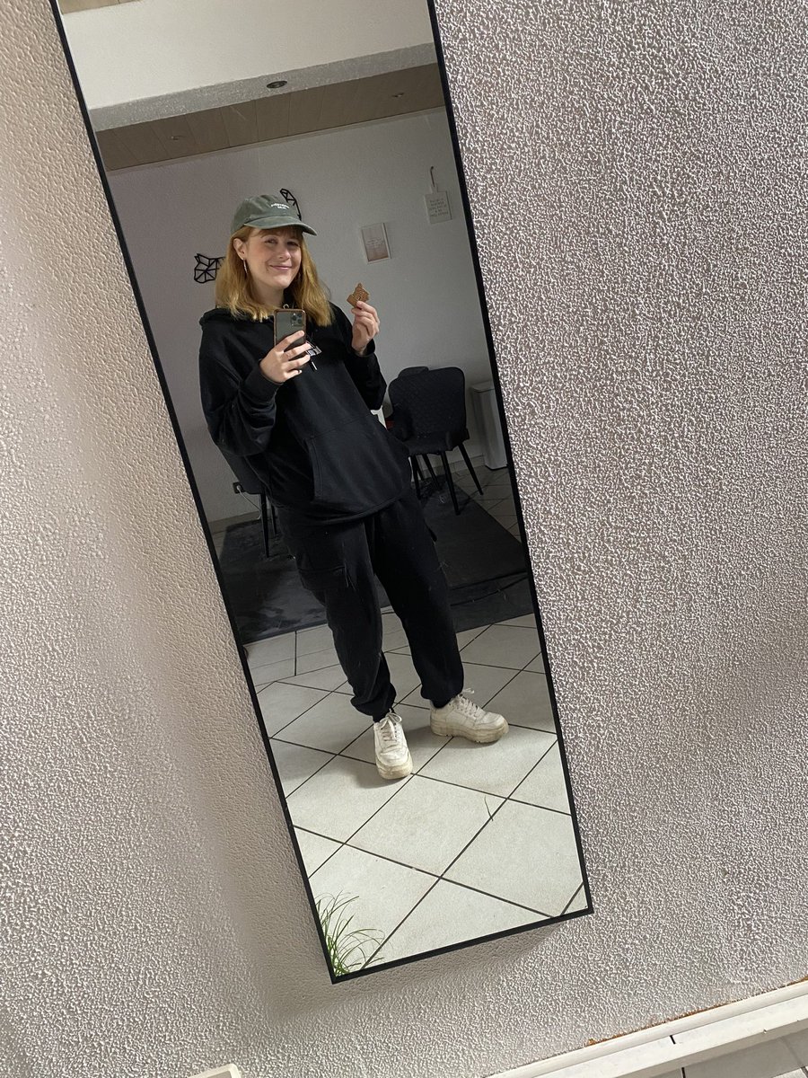 Hi hatte Geburtstag, bin jetzt Level 32, hab mein Leben zwar immer noch nicht im Griff, aber dafür Spekulatius 💖