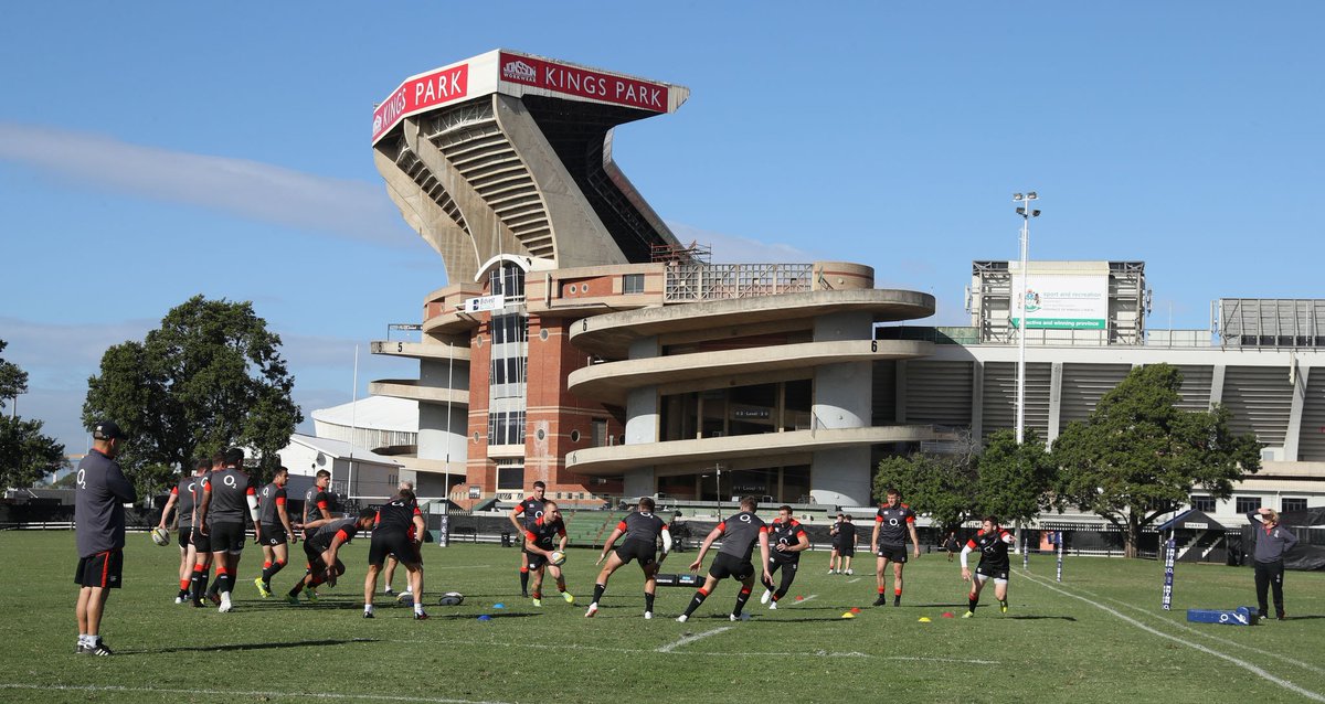 patrickw1980ooo's tweet photo. @EdHiggsLFC @Ge_rr_y @PatMcardle7 @BaldyDrawnBhoy @fairydeanrovers You may appreciate this place... rugby stadium in Durban https://t.co/EYOhLXPyOg