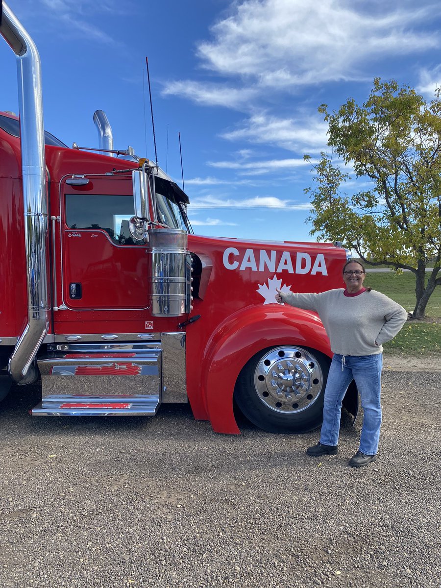 SallyButte tweet media