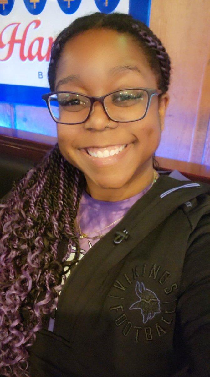 #SKOL 💜💛 Rocking my <a href="/unrlco/">UNRL</a> hoodie on the first day of #fall #Autumn.