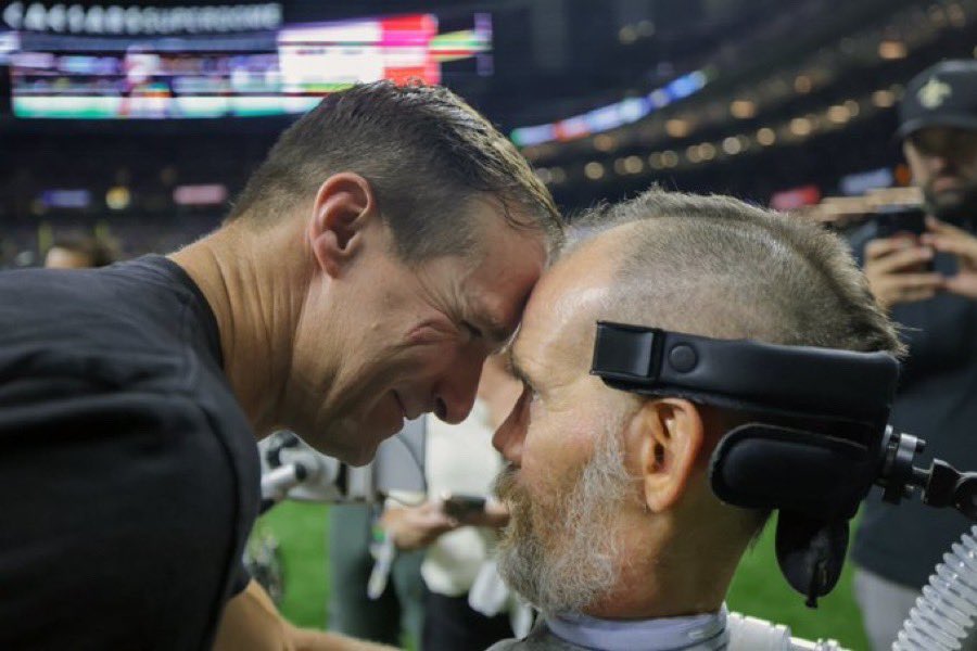 SteveGleason's tweet photo. Forehead to forehead. Eye to eye. Heart to heart. Soul to soul. Love. Invincible... 
Fo to fo, Mo Fo!

Photo Credit: Brett Duke, Times Picayune https://t.co/MfOccBf7fO