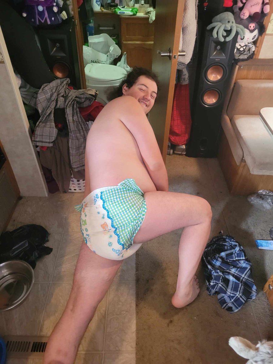 natewolf95's tweet photo. Oh no I tripped hehe https://t.co/wBJU7214k0
