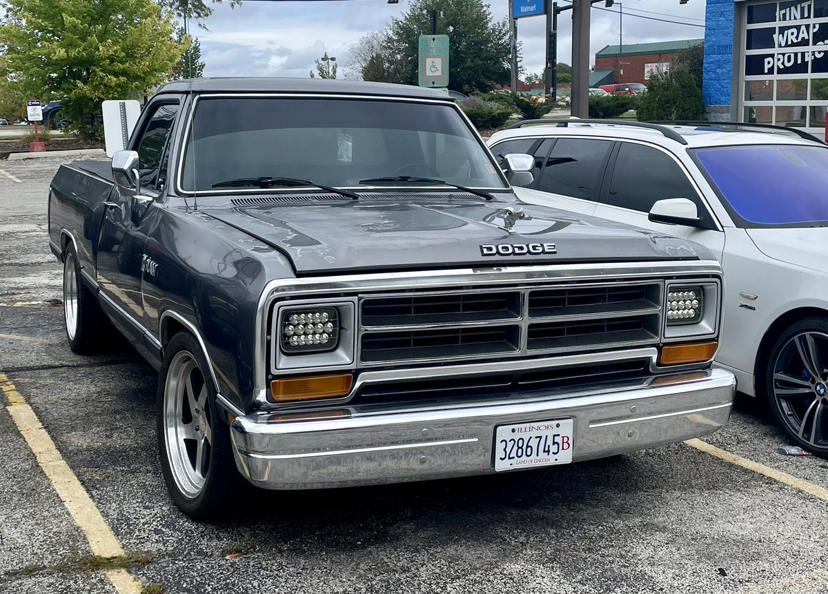 Car_Guy_Tom's tweet image. More weekend #CarSpotter fun! #OldTrucks #PTCruiser #Weekend #FirstEverPontiacG6