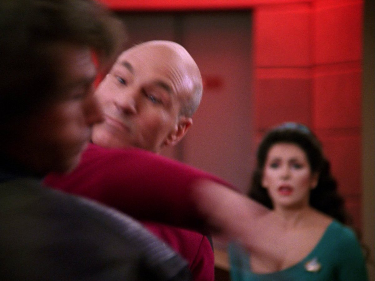 JanelleWaz's tweet photo. Picard: Drink *my* tea, will you?! #TNG #TheHighGround #allstartrek https://t.co/NXtsOXiw3K