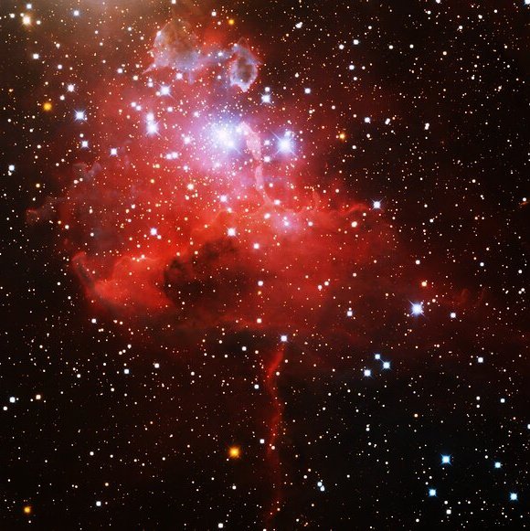 LeeAnneGibbon1's tweet photo. IC 417 (Spider Nebula) is a very large emission nebula and H11 region located about 10,000 light years from Earth in the northern constellation of Auriga. Energized by several hot, massive blue stars, it's a popular, striking target for amateur telescopes. 📷 Noirlab #IC417 https://t.co/TPP9HlQFSG