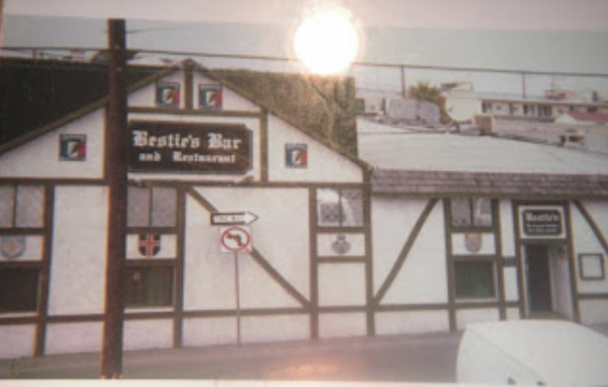 Azda87's tweet photo. Great to visit, “Bestie’s Bar” in Hermosa Beach, previously owned by the late, great George Best! https://t.co/sr32ISwMIz