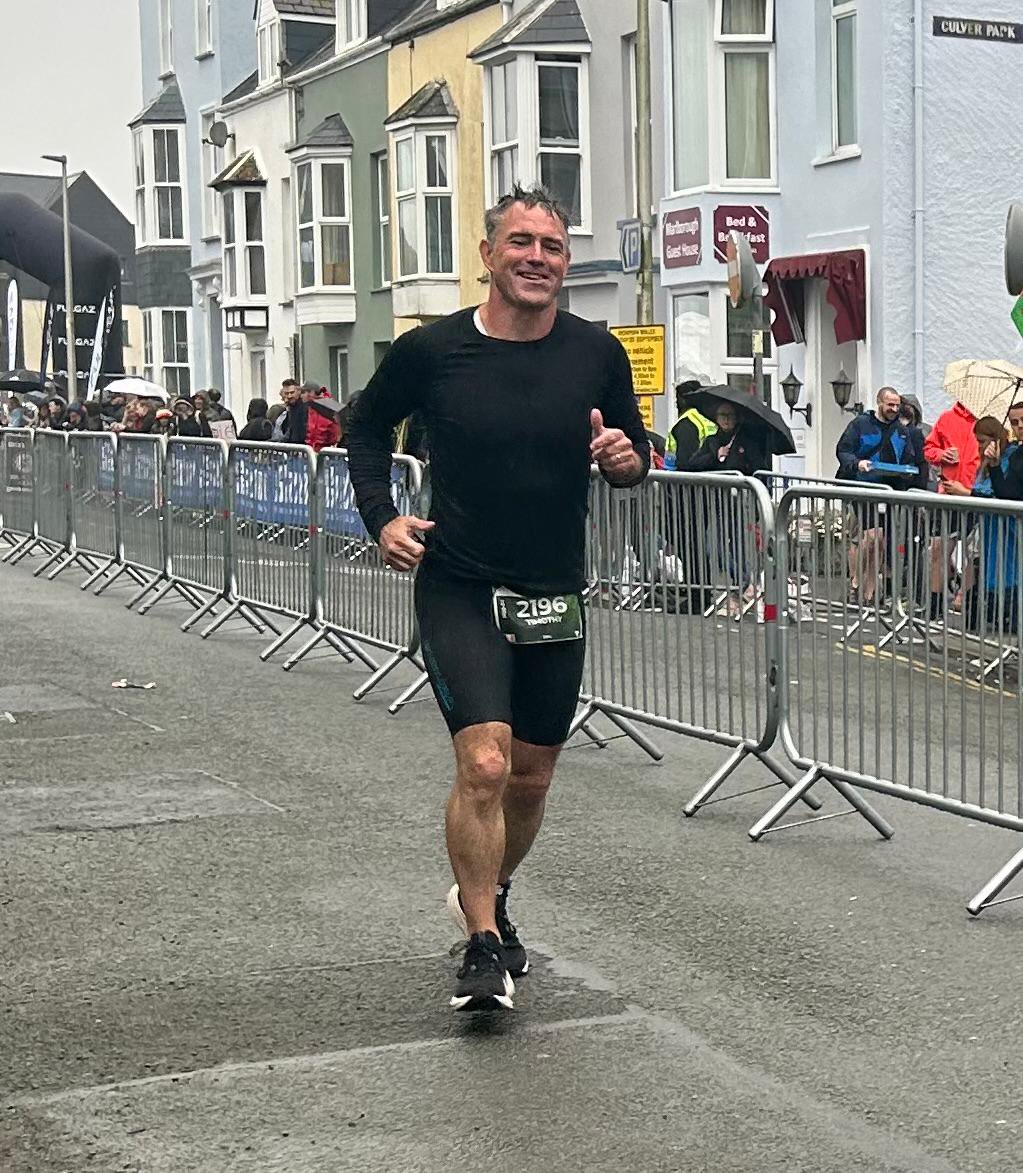 I am a Welsh Ironman thanks all for the great support it kept me going when the going got tough and it did the toughest physical event I have done besides getting broken at rugby 😂 good night❤️

justgiving.com/fundraising/gr…