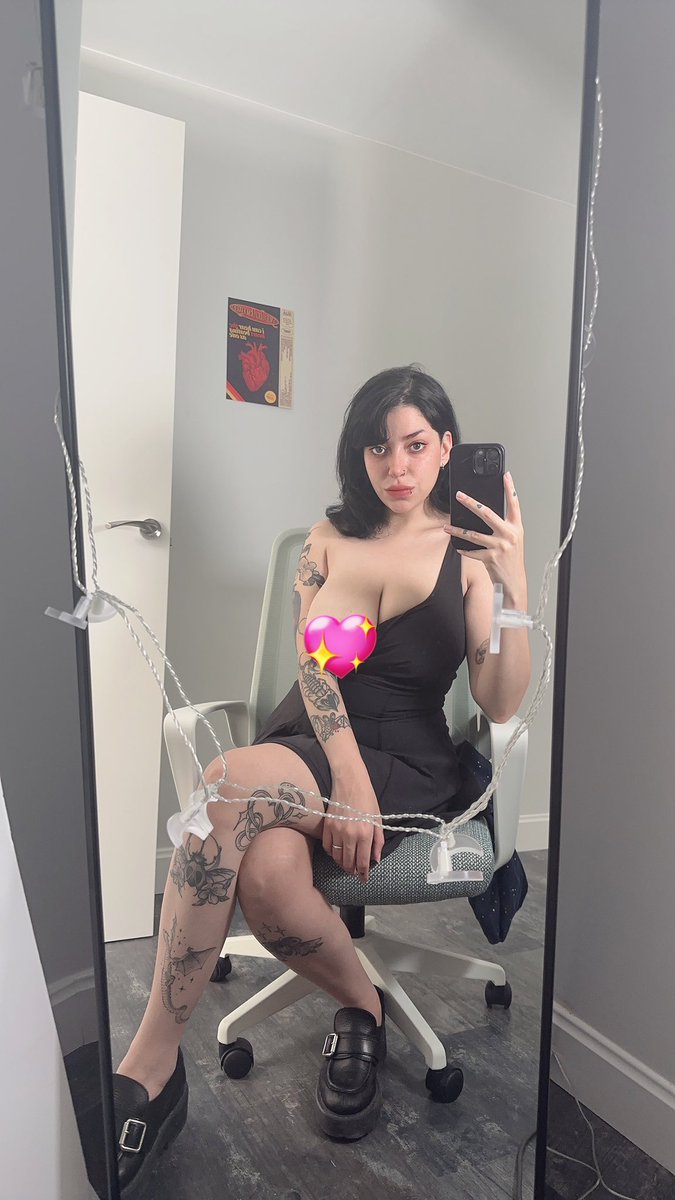 andy29486337504's tweet photo. Just give me a text or follow me and let chat up 😘❤️ https://t.co/VzD6o7HKoU